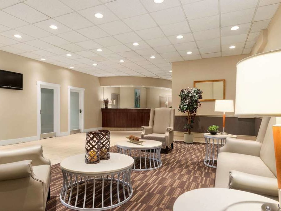 Travelodge Hotel Calgary Airport