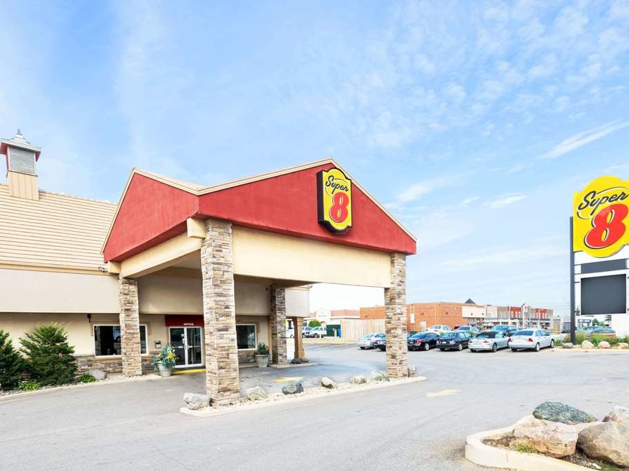 Super 8 Cambridge/Kitchener/Waterloo Area