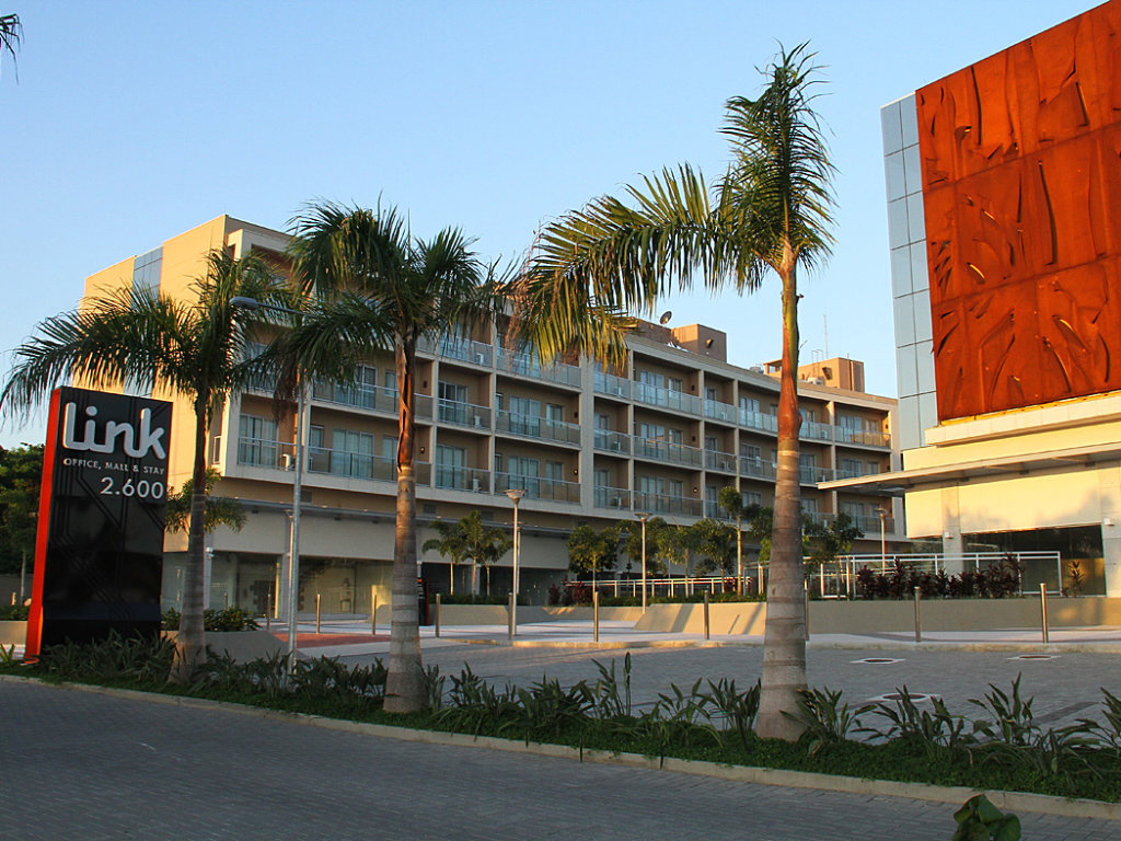 Promenade Link Stay
