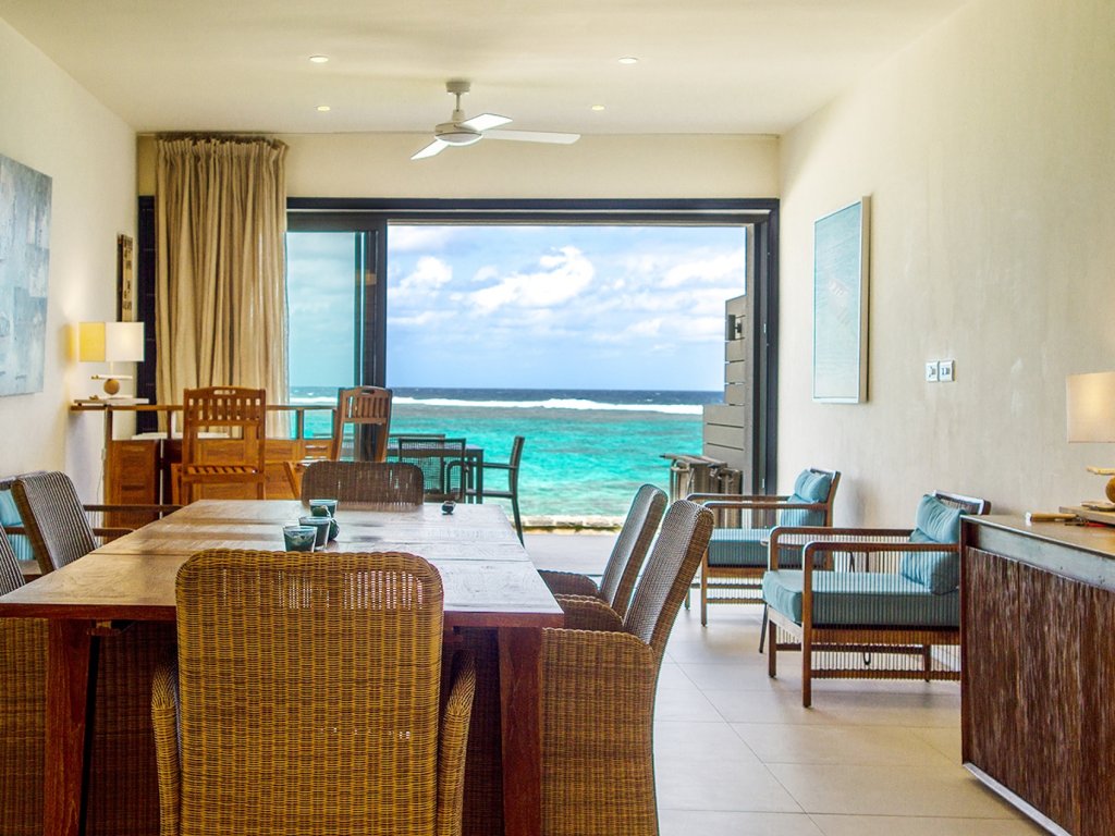 Coral Bay Beachfront Apartment