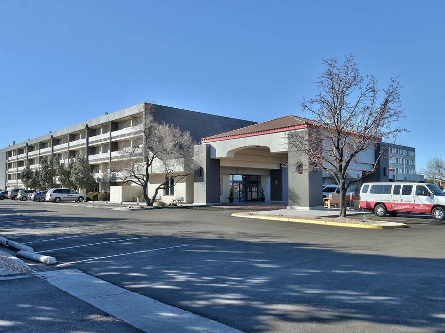 Ramada Plaza by Wyndham Albuquerque Midtown