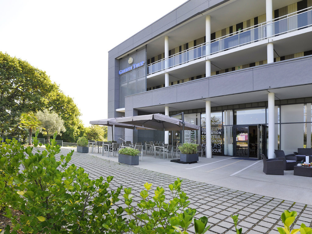 Golden Tulip Pornic Suites