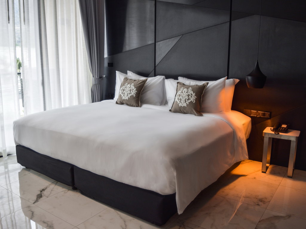 Glam Habitat Hotel