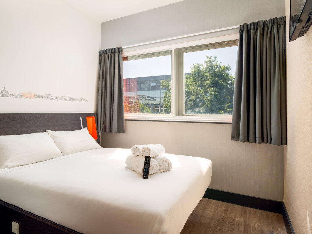 easyHotel Milton Keynes Central